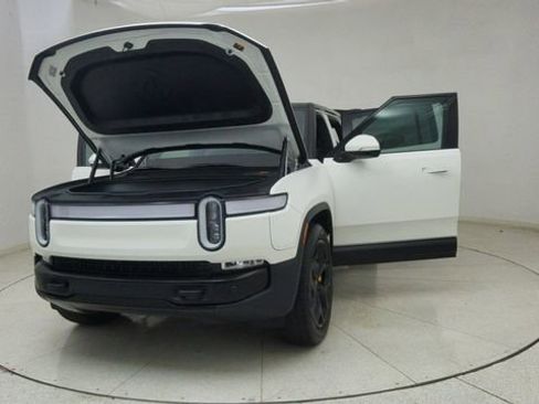 Used 2024 Rivian R1S Adventure image 73