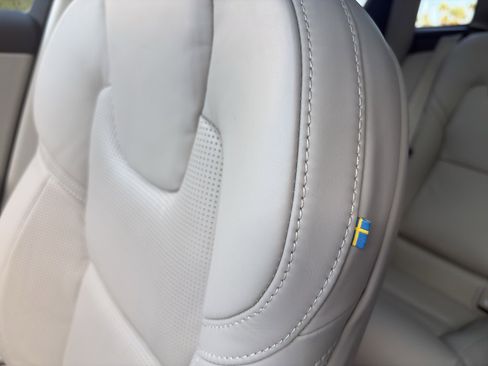 New 2026 Volvo XC60 T8 Ultra w/ Protection Package Premier image 16