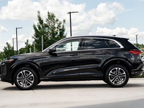 Certified 2025 Audi Q5 Premium Plus w/ Premium Plus AWD/4WD image 6