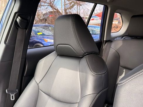 Used 2024 Toyota Corolla Cross XLE image 25