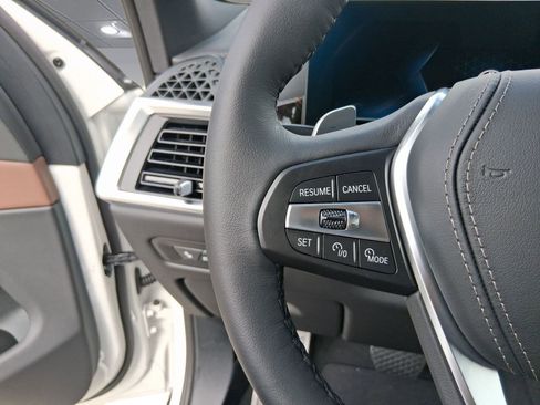 Used 2026 BMW X5 xDrive40i w/ Climate Comfort Package image 15