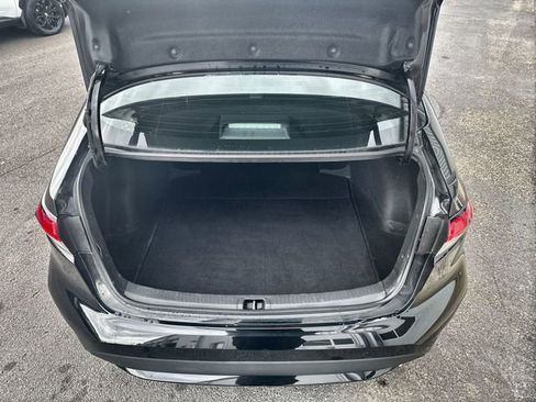 Used 2021 Toyota Corolla LE FWD image 31