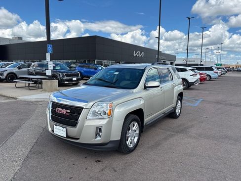 Used 2013 GMC Terrain SLT FWD image 1