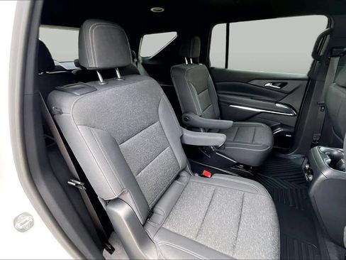 Used 2024 Chevrolet Traverse LT w/ Enhanced Driving Package FWD image 20