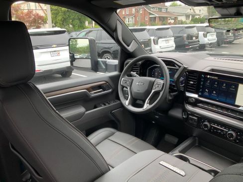 New 2026 Chevrolet Silverado 2500 High Country w/ High Country Premium Package AWD/4WD image 15