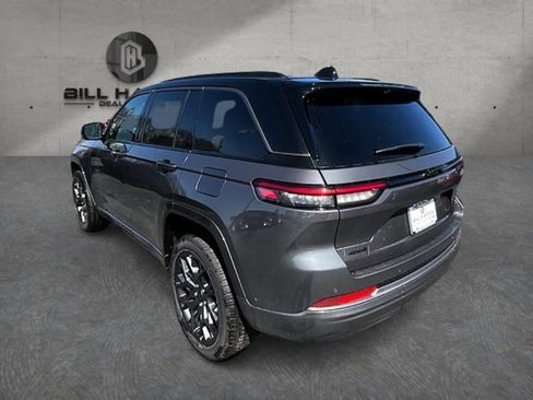 New 2026 Jeep Grand Cherokee Summit w/ Obsidian Package image 8