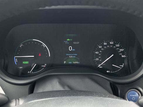 Used 2024 Toyota Sienna XLE FWD image 24