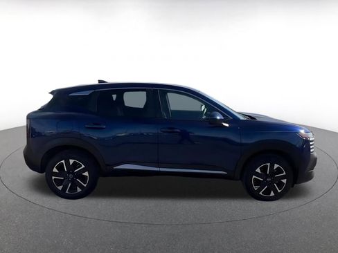 Used 2025 Nissan Kicks SV image 16