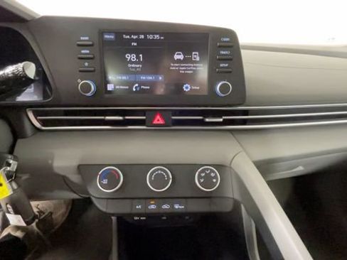 Certified 2023 Hyundai Elantra SE FWD image 33