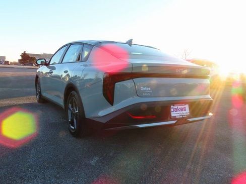 New 2025 Kia K4 LXS image 5