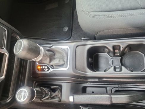 Used 2021 Jeep Wrangler Sport image 13