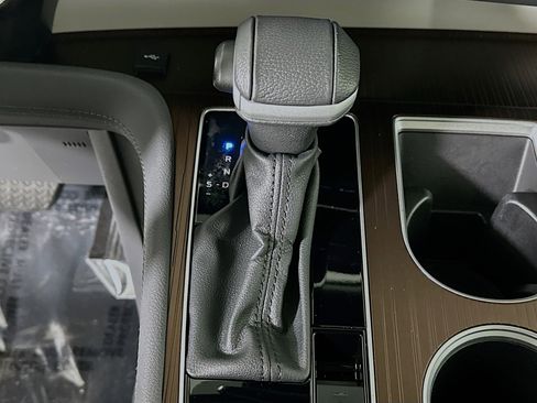 Used 2024 Toyota Sienna XLE image 21