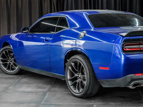 Used 2019 Dodge Challenger SXT w/ Blacktop Package RWD image 13