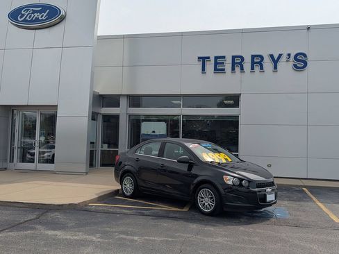 Used 2013 Chevrolet Sonic LT FWD image 1