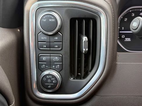 Used 2022 GMC Sierra 1500 SLT w/ SLT Premium Plus Package AWD/4WD image 10