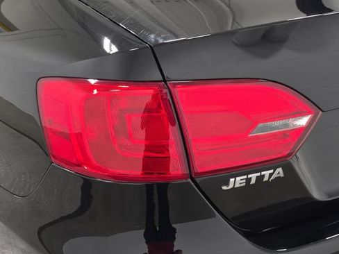 Used 2011 Volkswagen Jetta SE FWD image 29