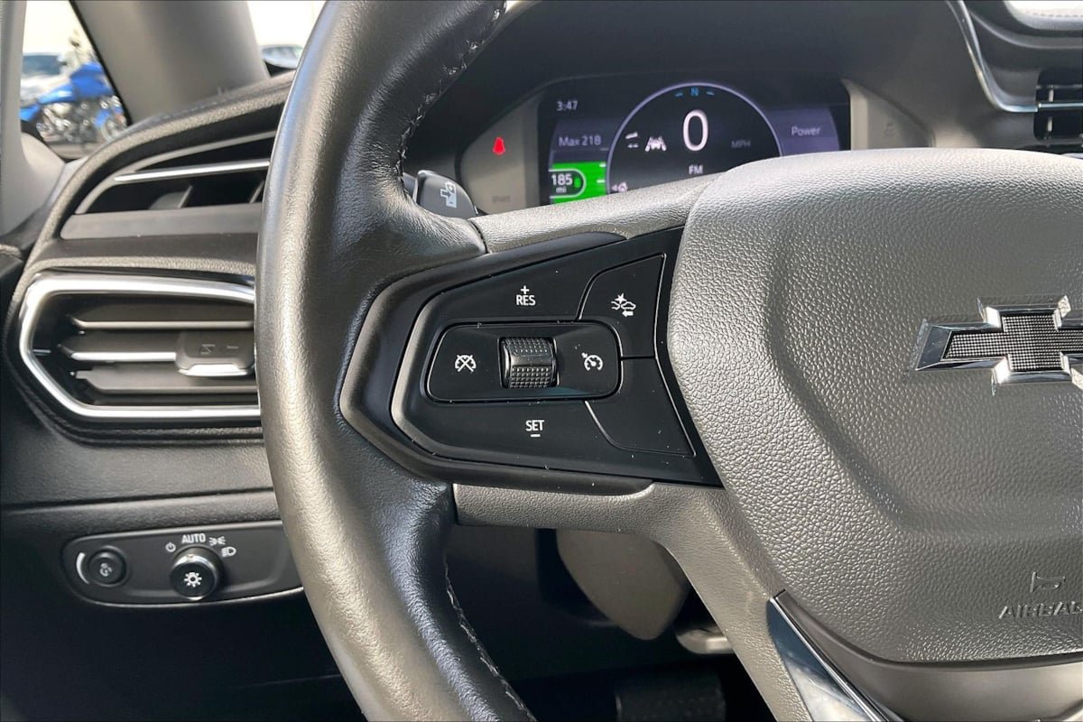 Used 2023 Chevrolet Bolt LT w/ Infotainment Package FWD image 15