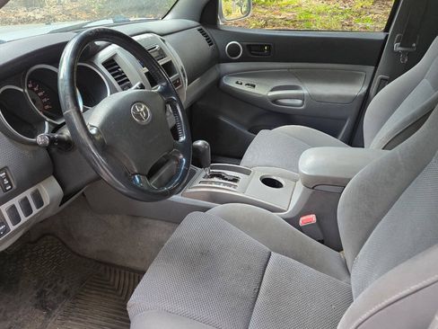 Used 2006 Toyota Tacoma PreRunner RWD image 6