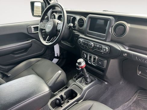 Used 2018 Jeep Wrangler Sport AWD/4WD image 27