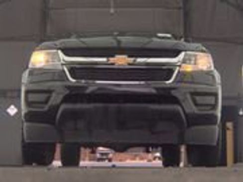 Used 2017 Chevrolet Colorado W/T image 3