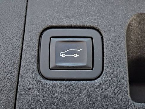 Used 2017 Cadillac XT5 Premium Luxury w/ Driver Assist Package FWD image 28