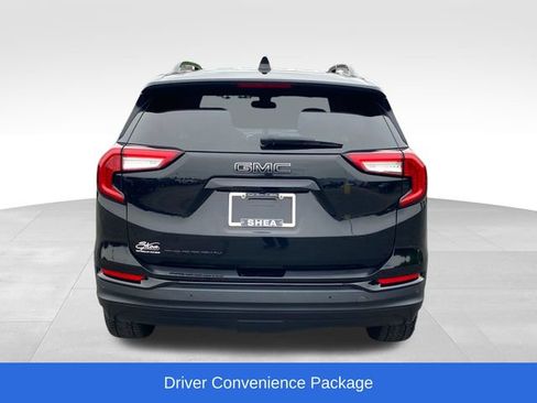 Used 2022 GMC Terrain SLE w/ Driver Convenience Package FWD image 4