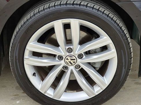 Used 2019 Volkswagen Passat 2.0T Wolfsburg w/ Wheels & Sunroof Package image 28