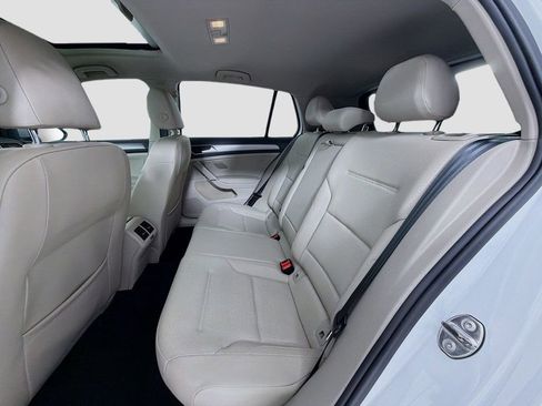 Used 2015 Volkswagen Golf TDI SE image 26