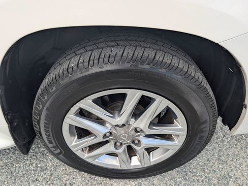 Used 2014 Lexus LX 570 4WD image 4