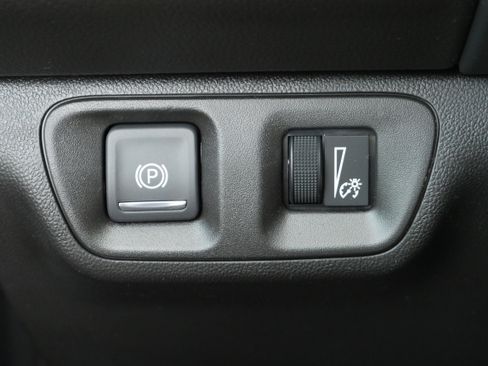 Certified 2023 GMC Acadia SLE w/ Driver Convenience Package AWD/4WD image 31