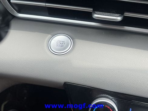 Used 2025 Hyundai Elantra Sport FWD image 9