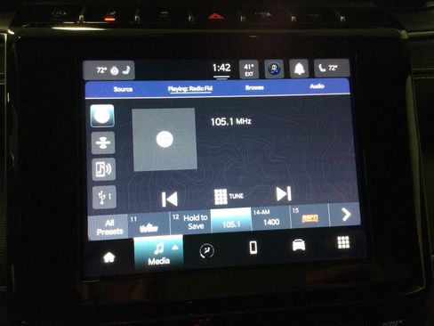 Used 2024 Jeep Grand Cherokee Altitude image 28