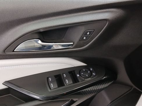 Used 2025 Chevrolet Trax LT w/ LT Convenience Package image 7