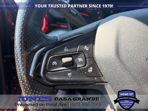 Used 2025 Chevrolet Trax RS w/ Sunroof Package FWD image 15