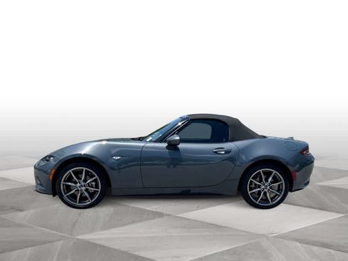 Used 2022 MAZDA MX-5 Miata Grand Touring w/ Weather Package RWD image 5