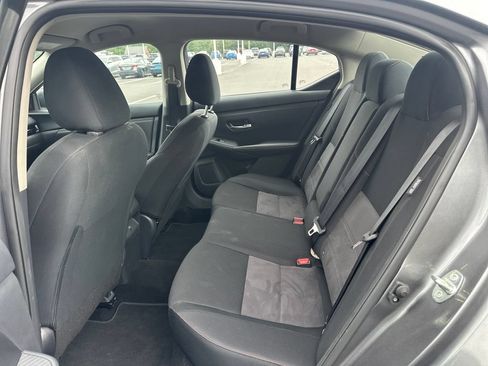 Used 2025 Nissan Sentra SR FWD image 12