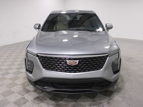 Used 2024 Cadillac XT4 Luxury w/ Cold Weather Package image 32