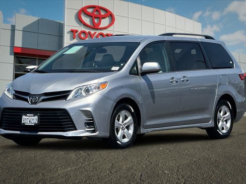 Certified 2018 Toyota Sienna LE FWD image 7