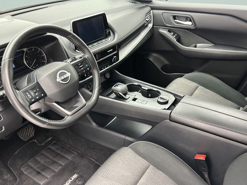Used 2025 Nissan Rogue SV AWD/4WD image 13