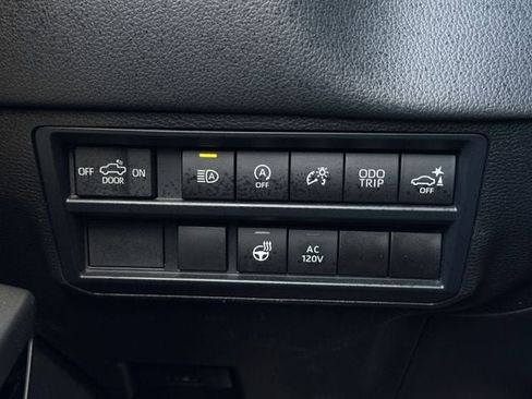 Used 2025 Toyota Tundra Limited image 24