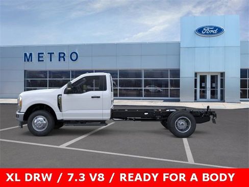 New 2025 Ford F350 XL w/ XL Chrome Package image 26