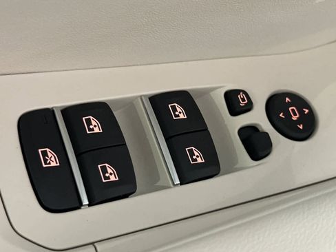 New 2026 BMW X6 xDrive40i image 13