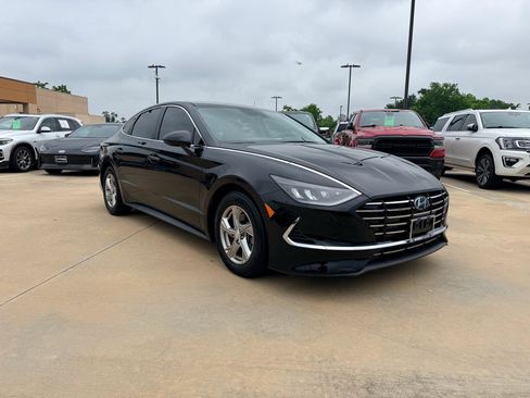 Used 2022 Hyundai Sonata SE w/ Cargo Package FWD image 3