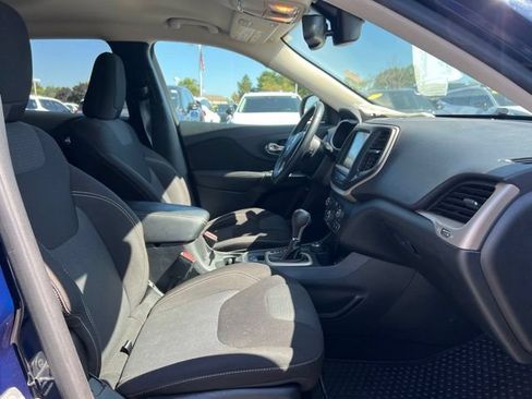 Used 2015 Jeep Cherokee Latitude w/ Comfort/Convenience Group AWD/4WD image 11