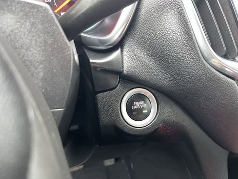 Certified 2019 Chevrolet Equinox LT FWD image 17