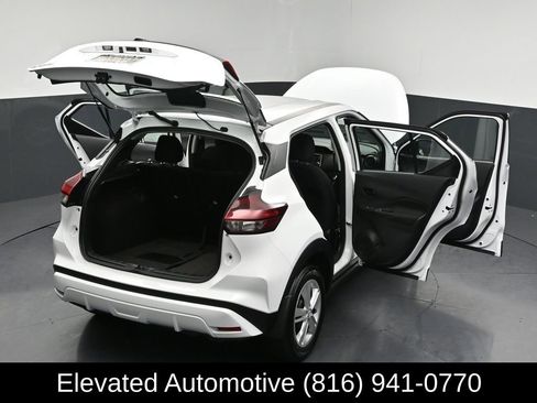 Used 2023 Nissan Kicks S image 31