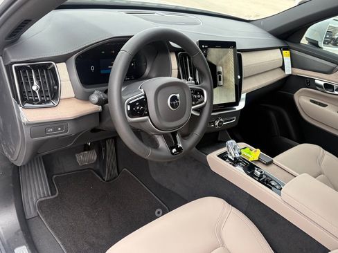New 2026 Volvo XC90 T8 Plus w/ Protection Package Premier image 14