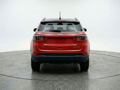 Used 2025 Jeep Compass Limited image 7