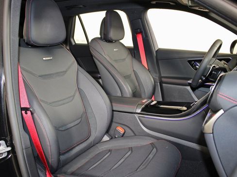 Certified 2025 Mercedes-Benz GLC 43 AMG 4MATIC image 31