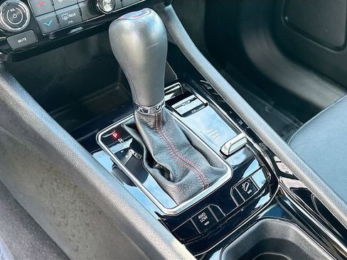 Used 2024 Jeep Compass Trailhawk image 16